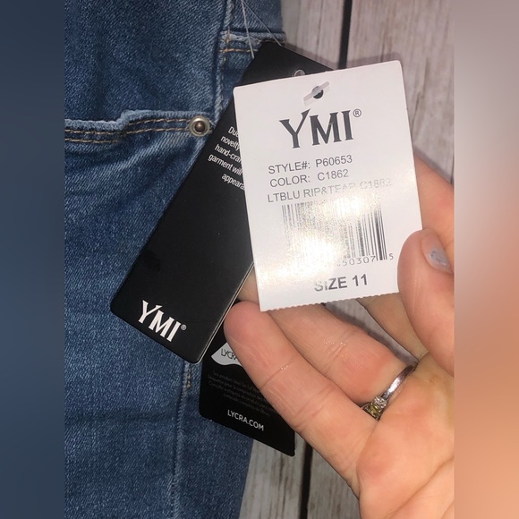 YMI SKINNY Jeans Size 11/30 Flattering Fit Slimming Novelty Wash High-Rise. - Picture 6 of 12